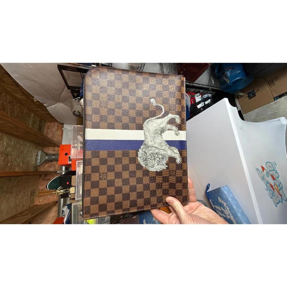 Louis Vuitton Savane Damier Ebene Lion Chapman Pochette Jour GM
